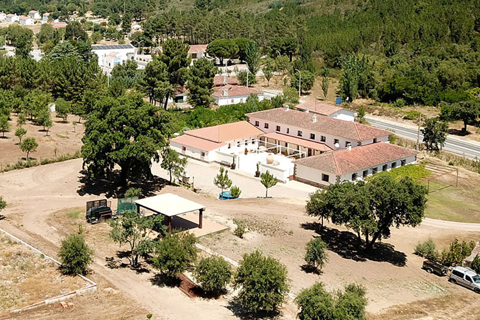 Acceso a la finca y entorno natural